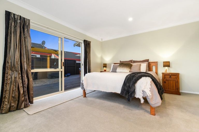 Photo of property in 16 Sunny Dale, Western Heights, Hamilton, 3200