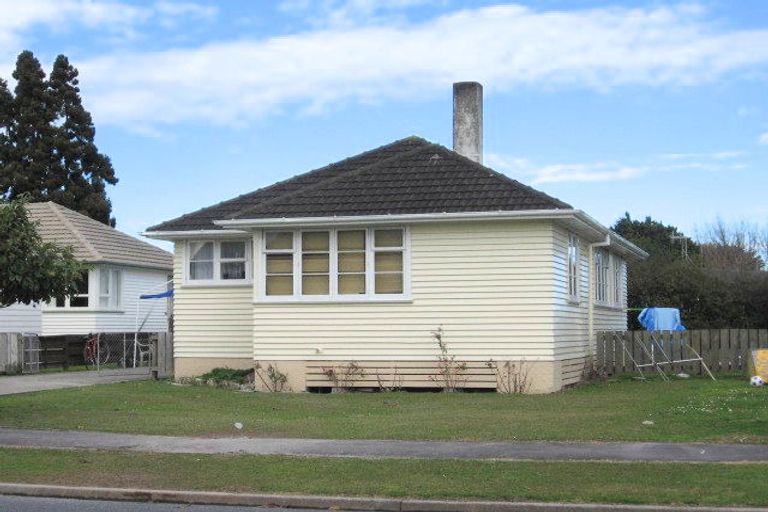 Photo of property in 16 Douglas Crescent, Fairfield, Hamilton, 3214