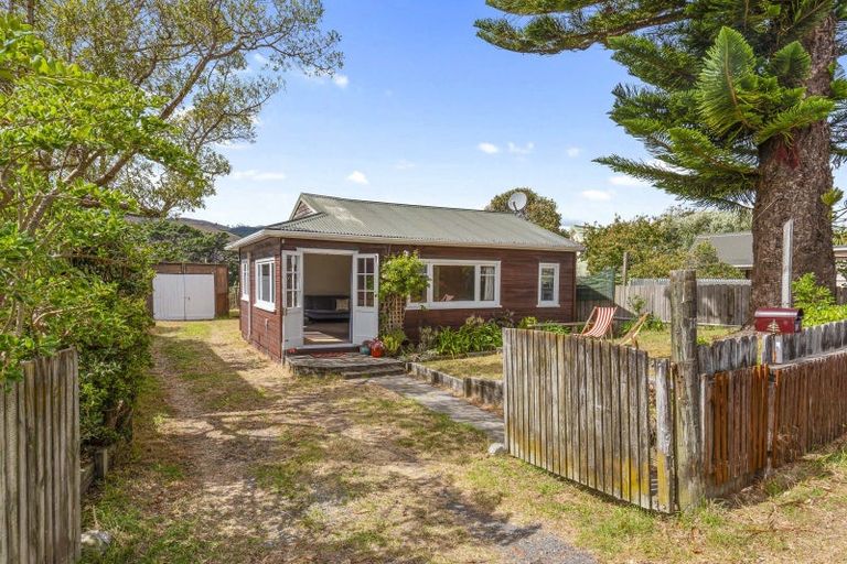 Photo of property in 18 Forest Lane, Raumati South, Paraparaumu, 5032