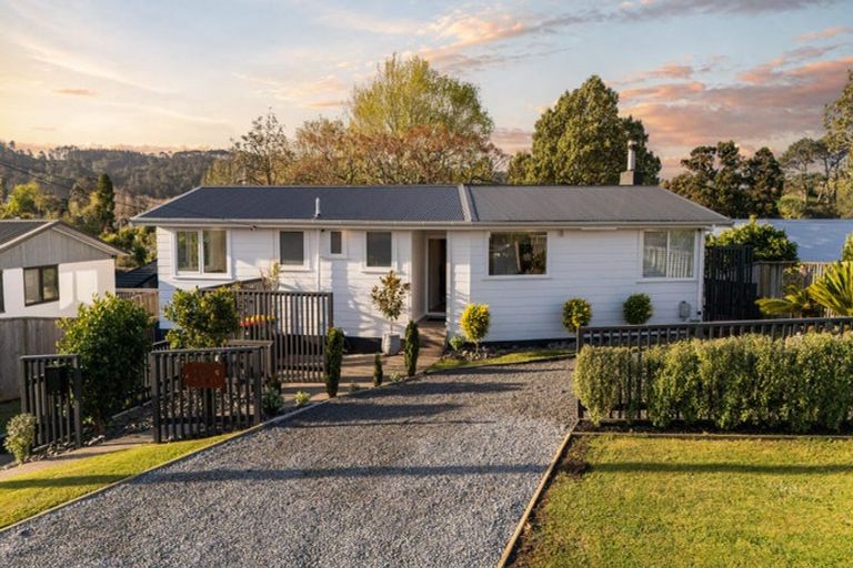 Photo of property in 43 Maude Street, Riverhead, 0820