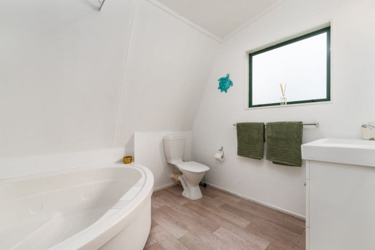 Photo of property in 1/9 Barcroft Place, Clendon Park, Auckland, 2103