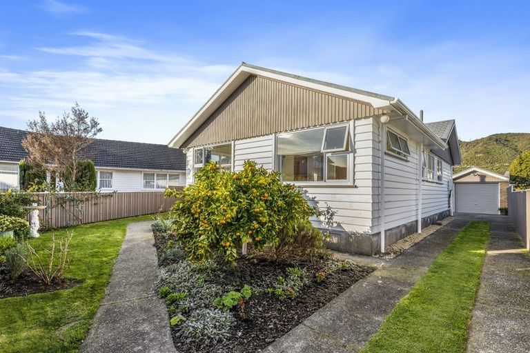 Photo of property in 7 Ferretti Grove, Avalon, Lower Hutt, 5011