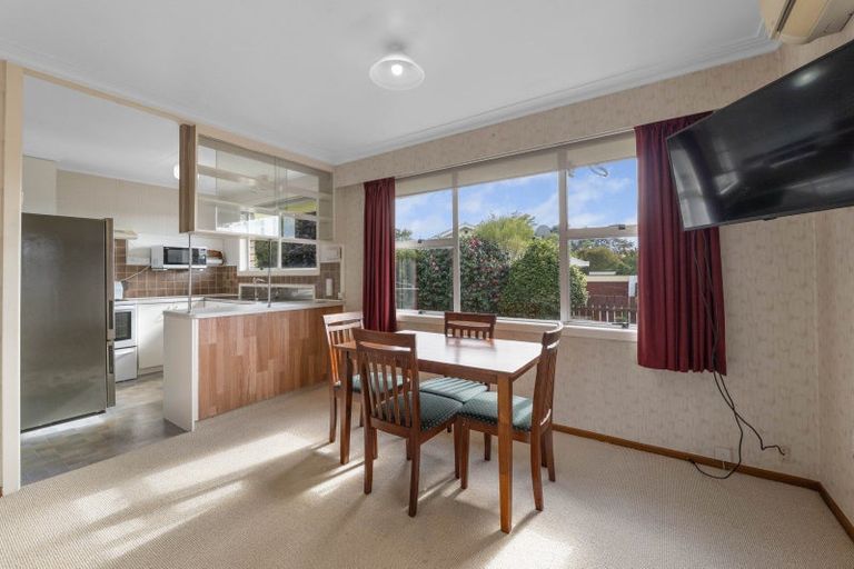Photo of property in 2/4 Severn Place, Spotswood, New Plymouth, 4310