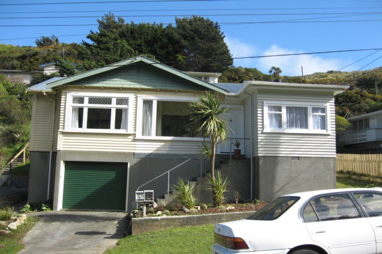 Photo of property in 165 Parkvale Road, Karori, Wellington, 6012