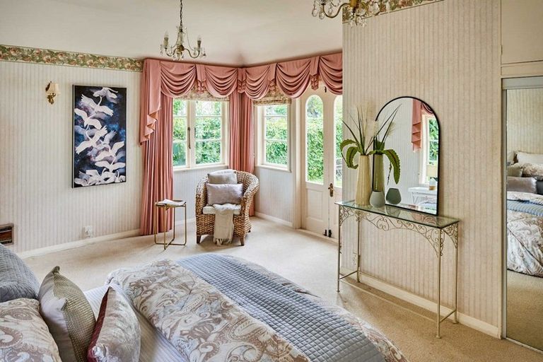 Photo of property in 398 Muritai Road, Eastbourne, Lower Hutt, 5013