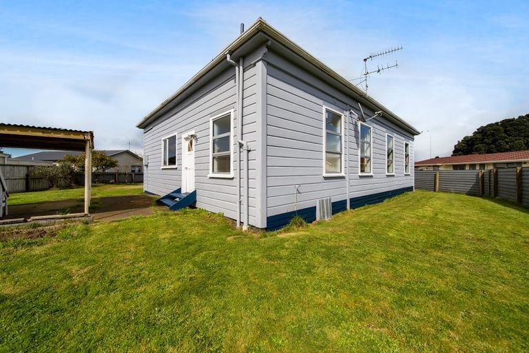 Photo of property in 176 Glover Road, Hawera, 4610