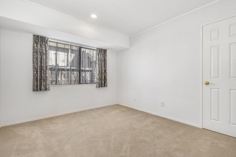 Photo of property in 5/31 Nicholas Road, Somerville, Auckland, 2014