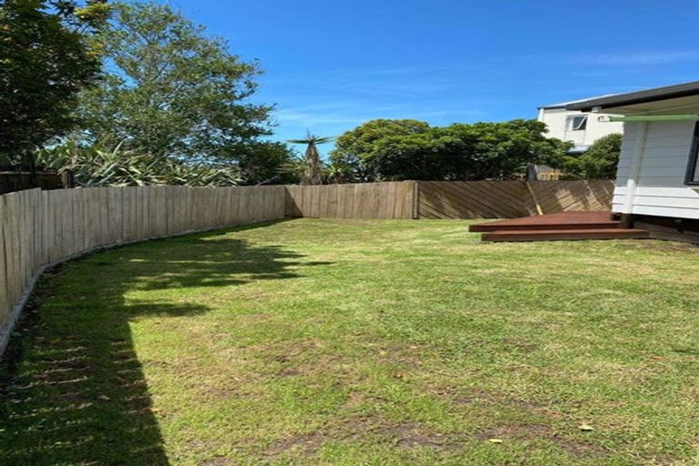 Photo of property in 11b Bay Street, Red Beach, 0932