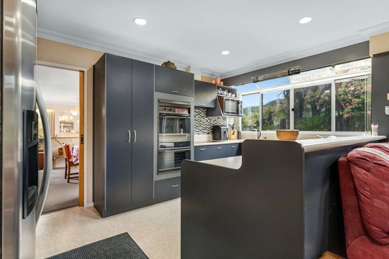 Photo of property in 11 Mark Place, Lynmore, Rotorua, 3010