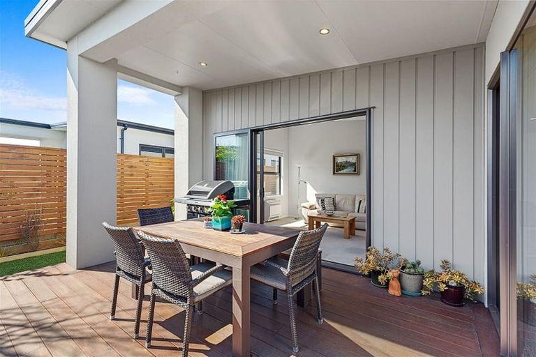 Photo of property in 70 Coast Boulevard, Papamoa Beach, Papamoa, 3118