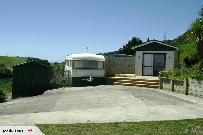 Photo of property in 5 North Street, Mokau, 4376