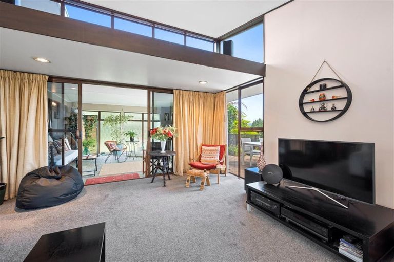 Photo of property in 2 Exeter Place, Tihiotonga, Rotorua, 3015