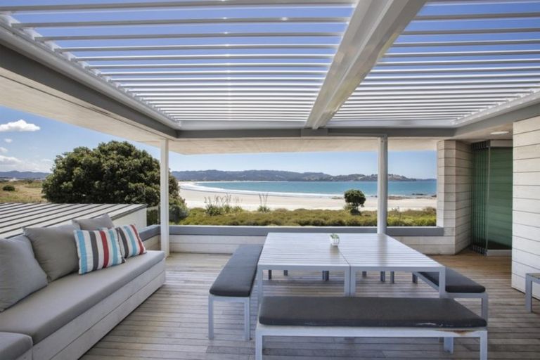 Photo of property in 65 Taumata Road, Omaha, 0986