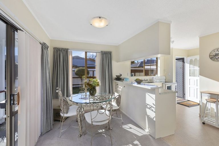 Photo of property in 2/59 Kowhai Avenue, Ebdentown, Upper Hutt, 5018