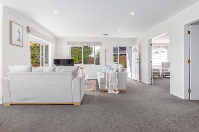 Photo of property in 33 Spyglass Lane, Whitby, Porirua, 5024