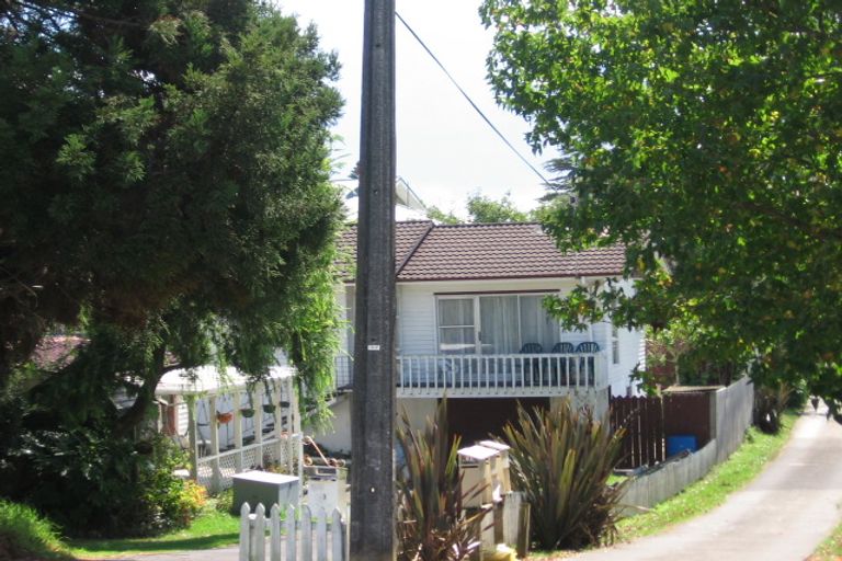 Photo of property in 63 Nikau Street, New Lynn, Auckland, 0600