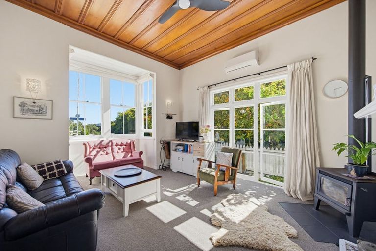Photo of property in 3 Hooker Avenue, Hospital Hill, Napier, 4110
