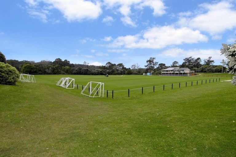 Photo of property in The Haven, 14/120 Beach Haven Road, Beach Haven, Auckland, 0626