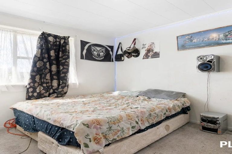 Photo of property in 2 Awakino Place, Manurewa, Auckland, 2102