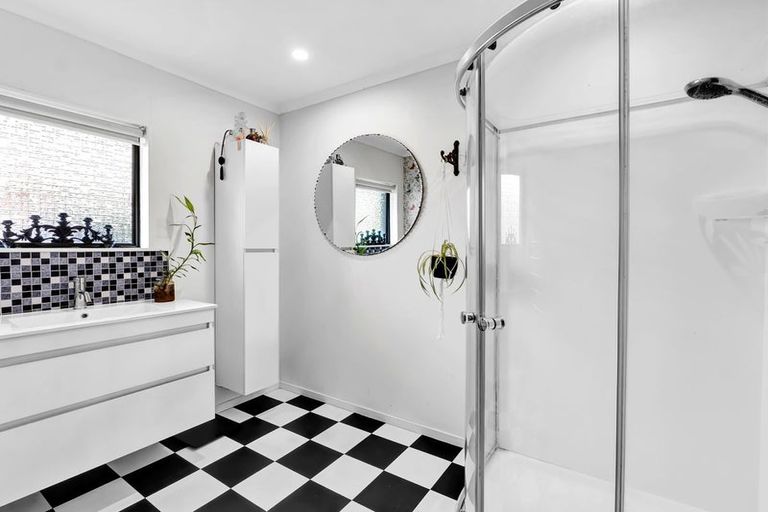 Photo of property in 8a Birdwood Avenue, Moturoa, New Plymouth, 4310