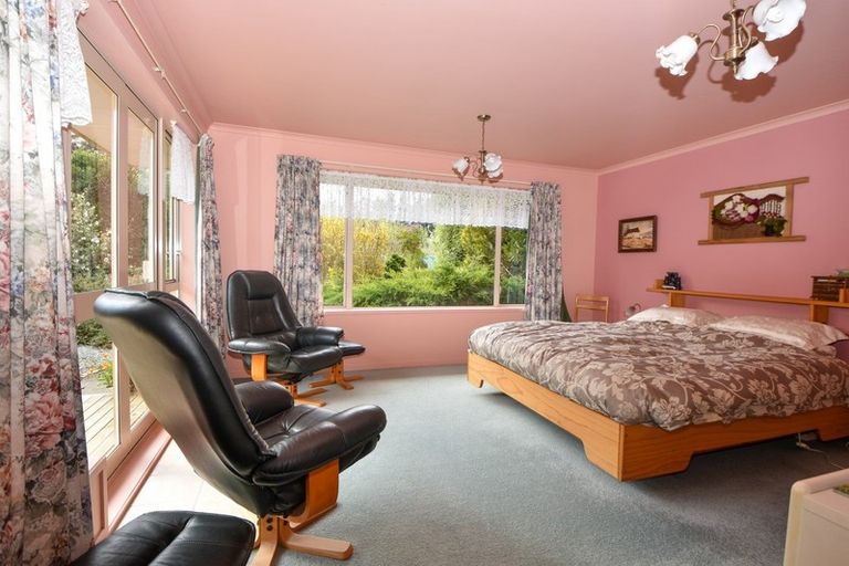 Photo of property in 265 No 1 Line, Tauwharenikau, Featherston, 5771