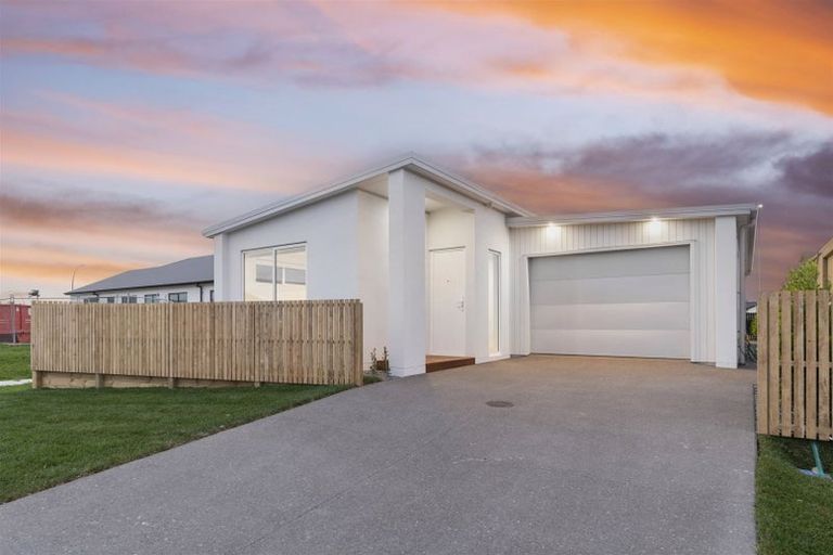 Photo of property in 15 Bale Close, Papamoa, 3118