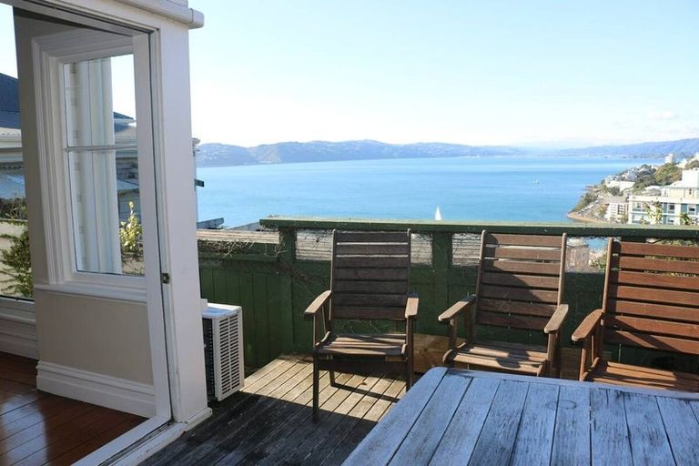 Photo of property in 9 Shannon Street, Mount Victoria, Wellington, 6011