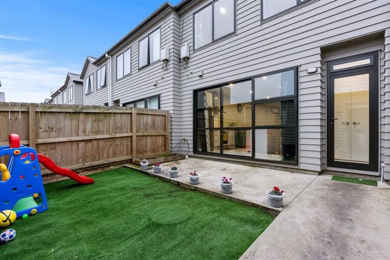 Photo of property in 12b Hollowout Street, Takanini, 2112