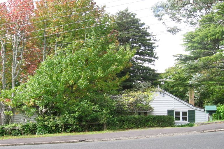 Photo of property in 214 Atkinson Road, Titirangi, Auckland, 0604