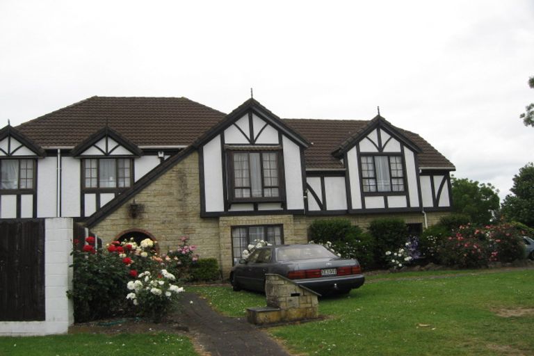 Photo of property in 1 Pedlar Place, Conifer Grove, Takanini, 2112