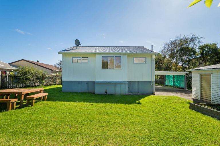 Photo of property in 9 Raupapa Street, Northcote, Auckland, 0627