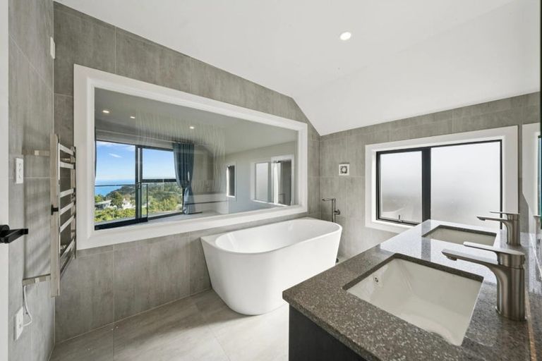 Photo of property in 645-649 South Titirangi Road, Titirangi, Auckland, 0604