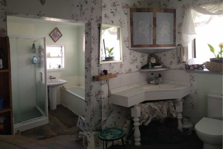 Photo of property in 53 Raumati Road, Raumati Beach, Paraparaumu, 5032