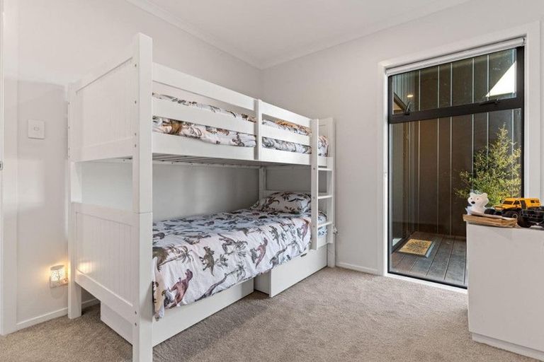 Photo of property in 21 Coralie Place, Lansdowne, Masterton, 5810