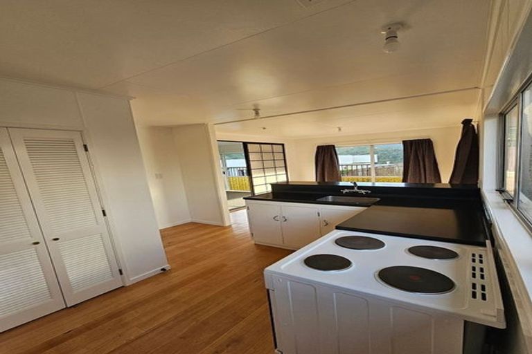 Photo of property in 264 Main Road, Tawa, Wellington, 5028