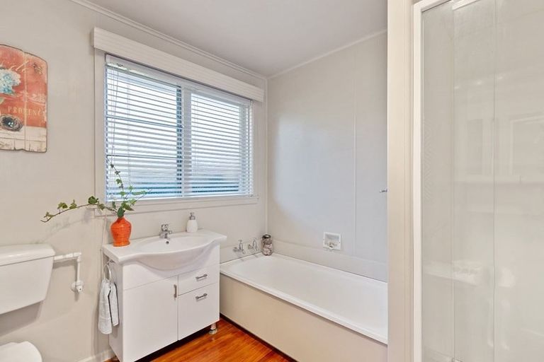 Photo of property in 1/172 Centaurus Road, Saint Martins, Christchurch, 8022
