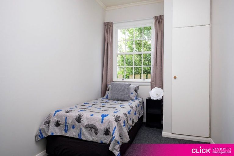 Photo of property in 111 Macandrew Road, South Dunedin, Dunedin, 9012