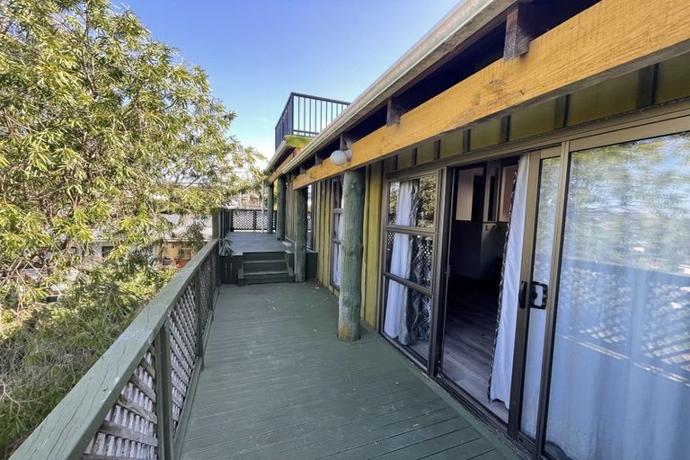 Photo of property in 313 Don Buck Road, Massey, Auckland, 0614