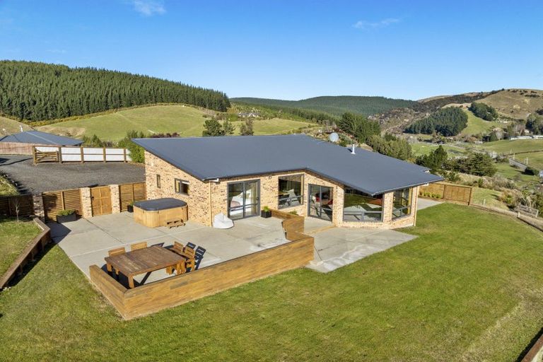 Photo of property in 14 Kingsgate Lane, Waihola, Milton, 9073