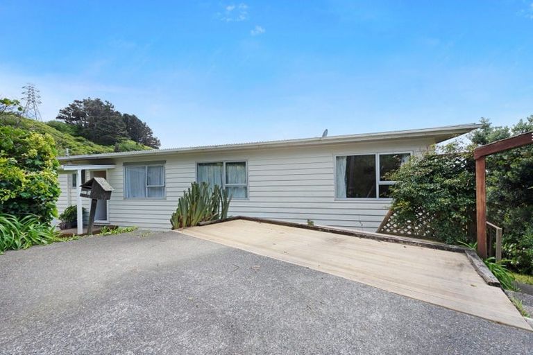 Photo of property in 3 Oldham Way, Crofton Downs, Wellington, 6035