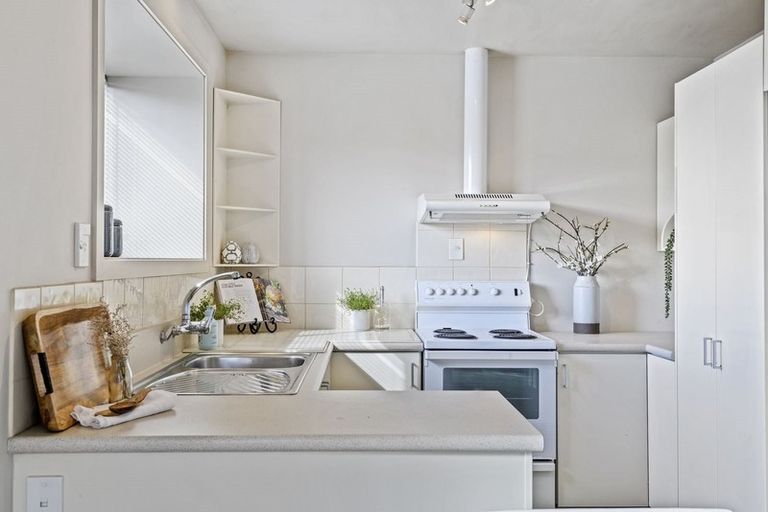 Photo of property in 1/126 Opawa Road, Opawa, Christchurch, 8023