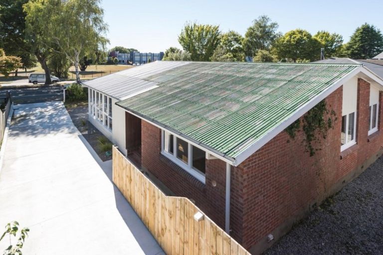 Photo of property in 201 Memorial Avenue, Burnside, Christchurch, 8053