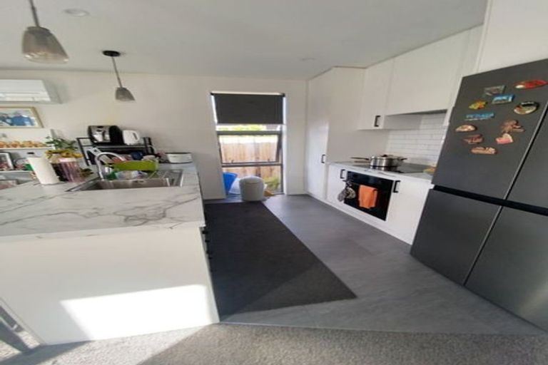 Photo of property in 2/28 Mortlake Street, Islington, Christchurch, 8042