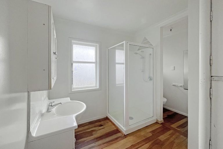 Photo of property in 73 Rangiora Avenue, Roslyn, Palmerston North, 4414