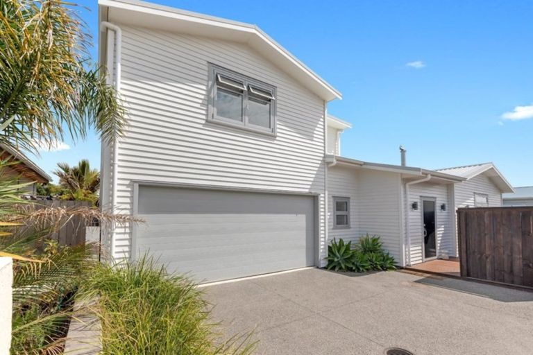 Photo of property in 1220a Papamoa Beach Road, Papamoa Beach, Papamoa, 3118