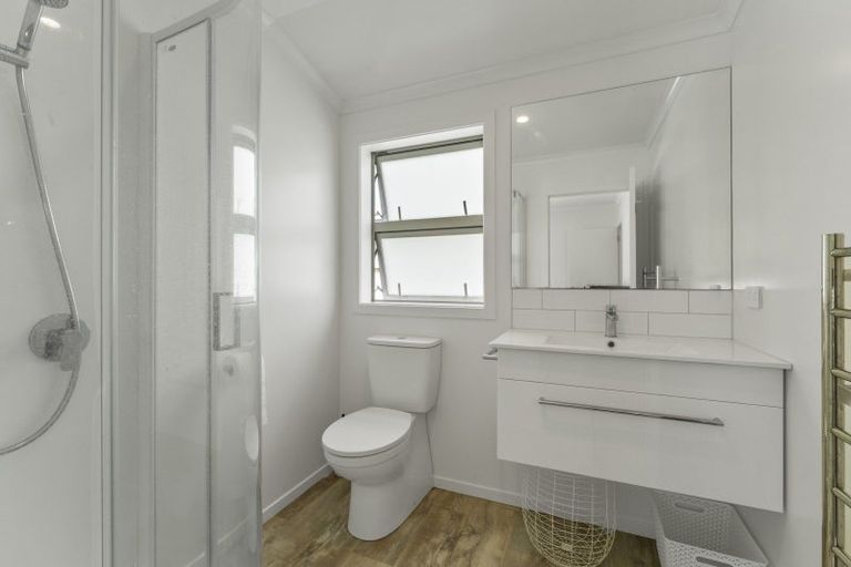 Photo of property in 15 Kingi Te Ahoaho Place, Otaki, 5512