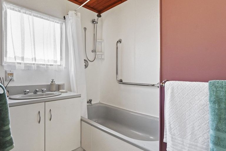 Photo of property in 92a Marne Road, Papakura, 2110