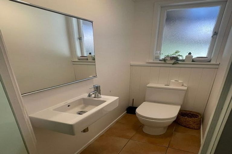 Photo of property in 352 Motutara Road, Muriwai, 0881