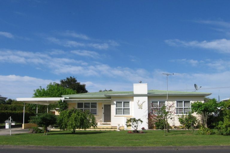 Photo of property in 18 Cochrane Street, Elgin, Gisborne, 4010