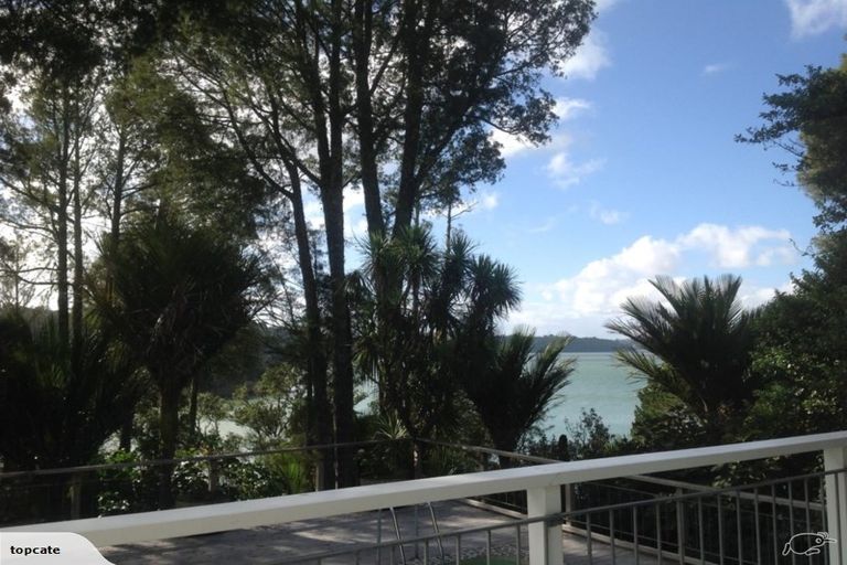 Photo of property in 24 Opou Road, Titirangi, Auckland, 0604